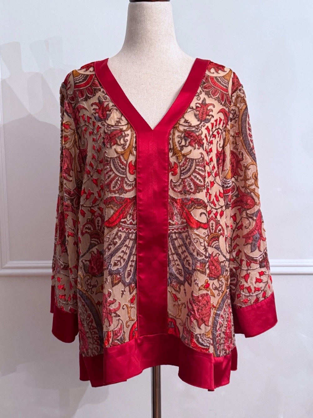 Hale Bob Silk Cream Red Paisley Jacquard V-Neck Tunic Blouse Trim Sz M